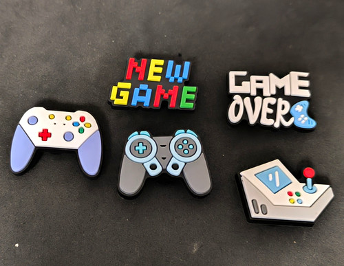 5er set videospiel pins new - 5er,